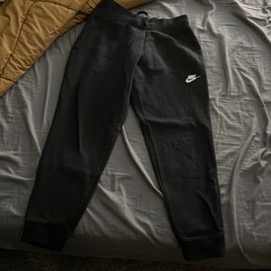 Kids Nike sweatpants. Size large. Never worn great condition.